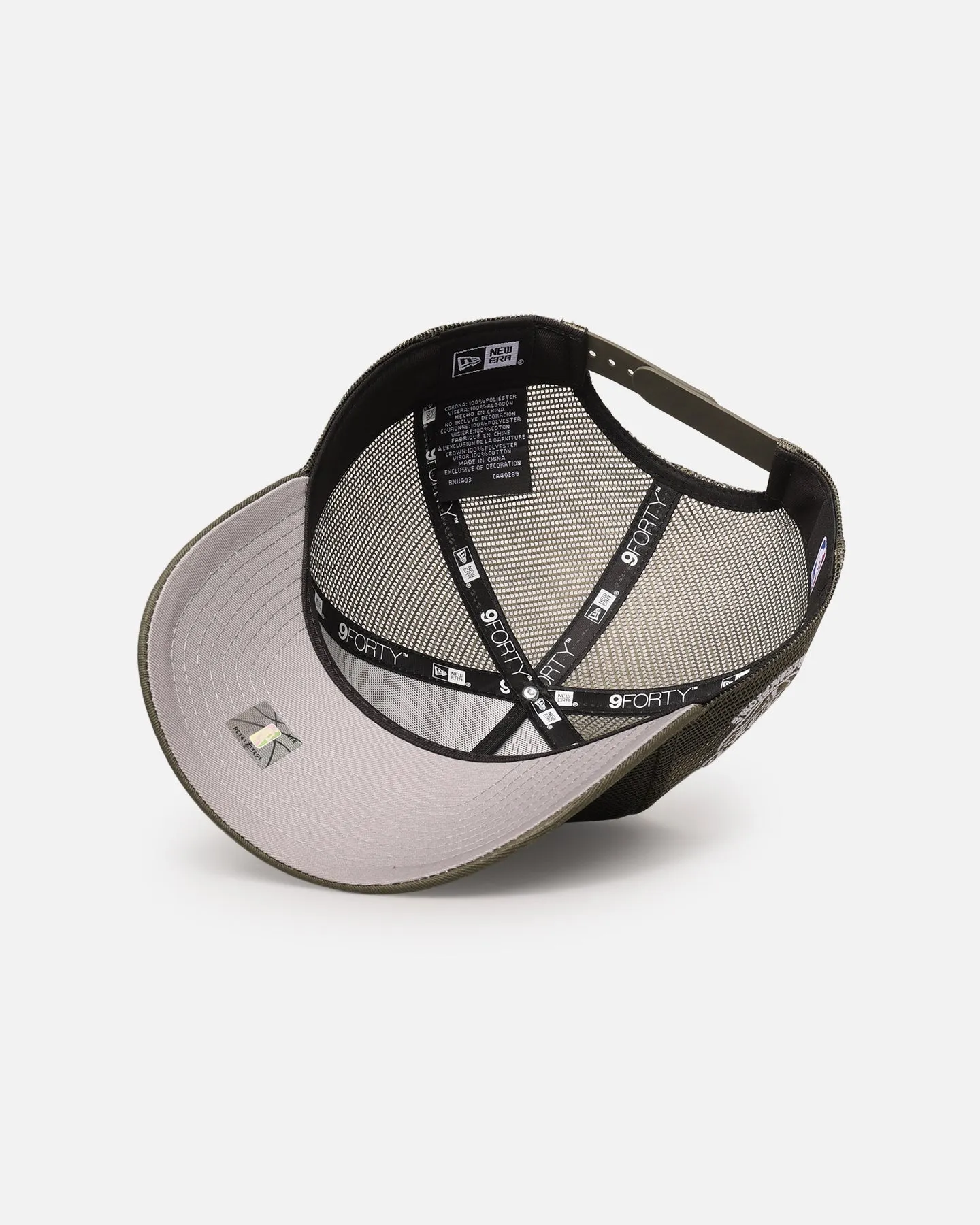 New Era Chicago Bulls 'Polychromatic Mesh' 9FORTY A-Frame Snapback New Olive