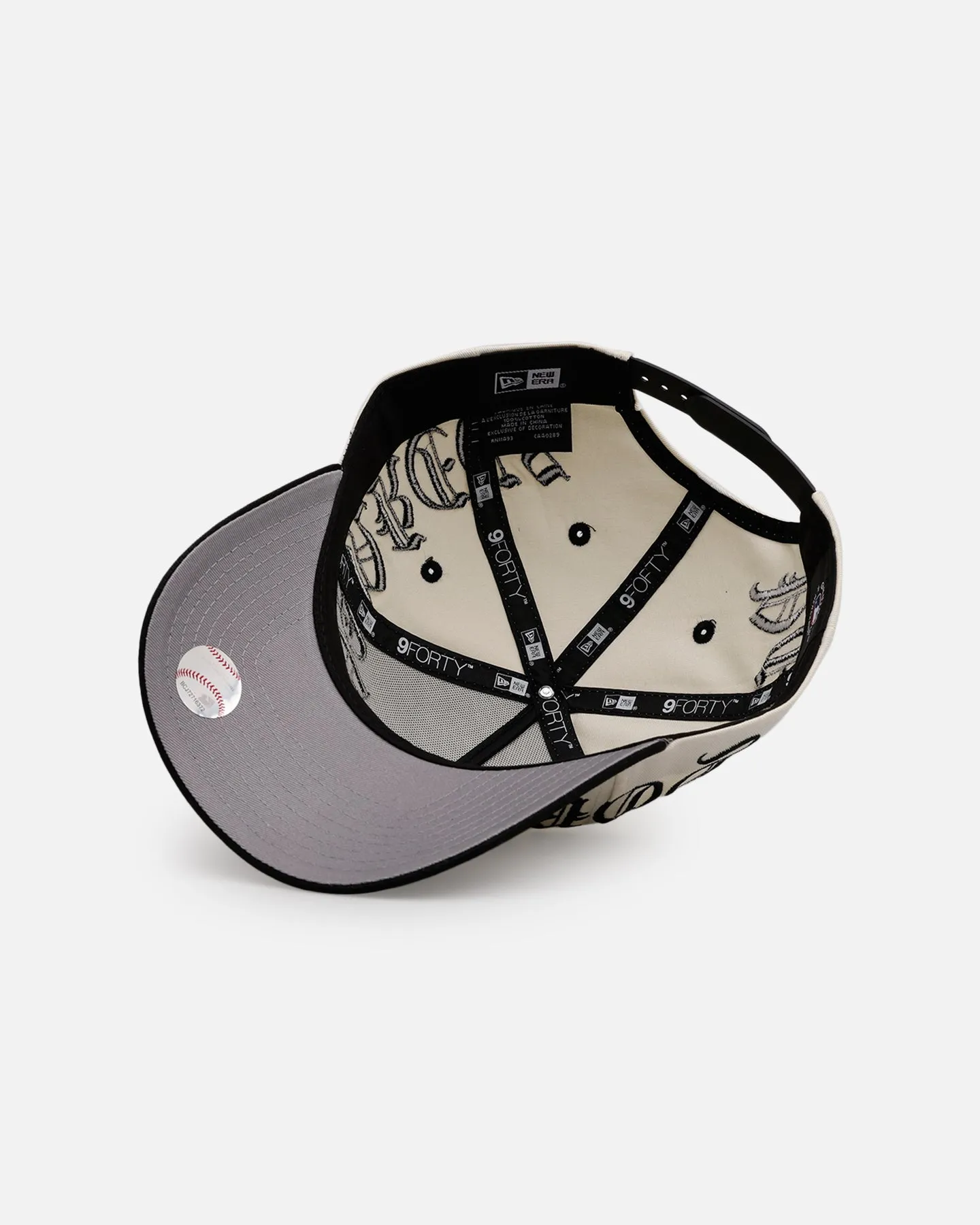 New Era New York Yankees 'Gothic Script Two Tone' 9FORTY A-Frame Snapback Chrome/Black