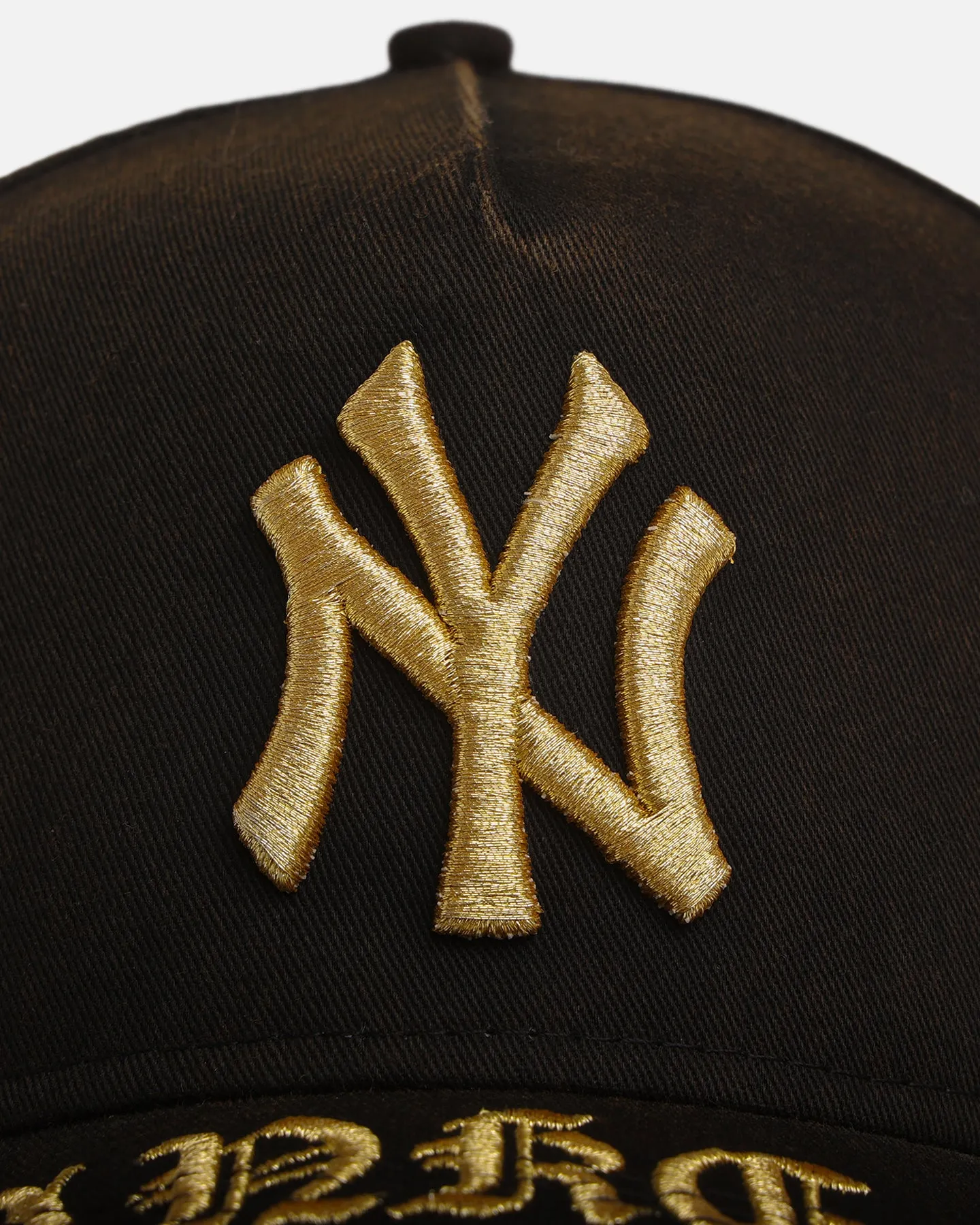 New Era New York Yankees 'Washed Gothic Visor' 9OFRTY A-Frame Snapback Black