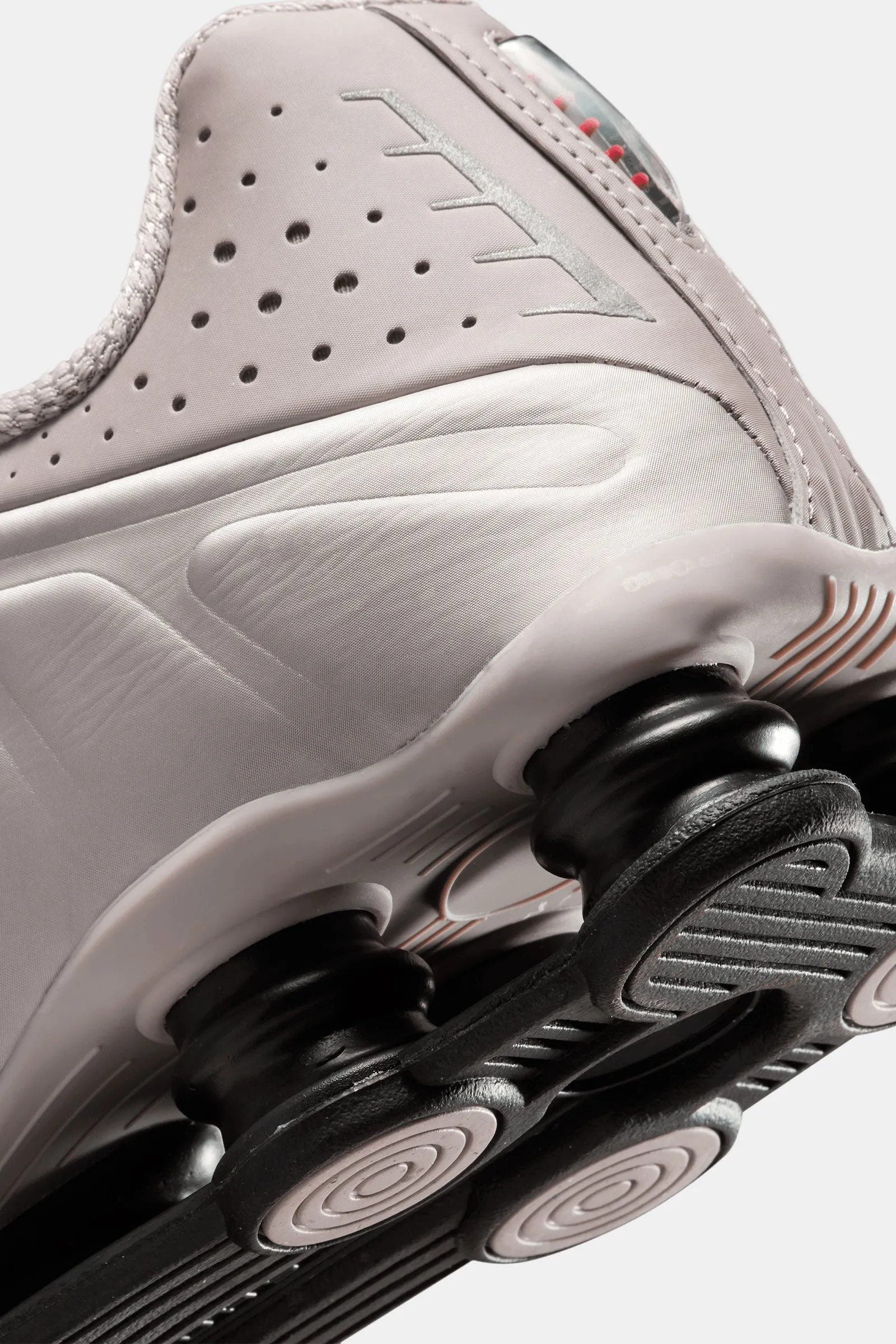 Nike Shox R4