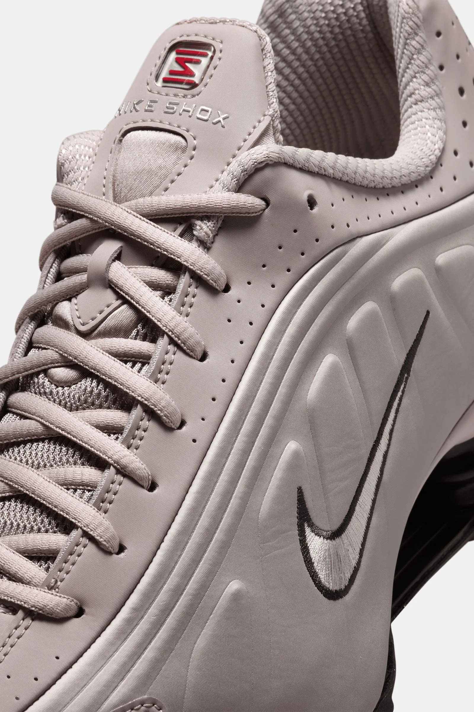Nike Shox R4