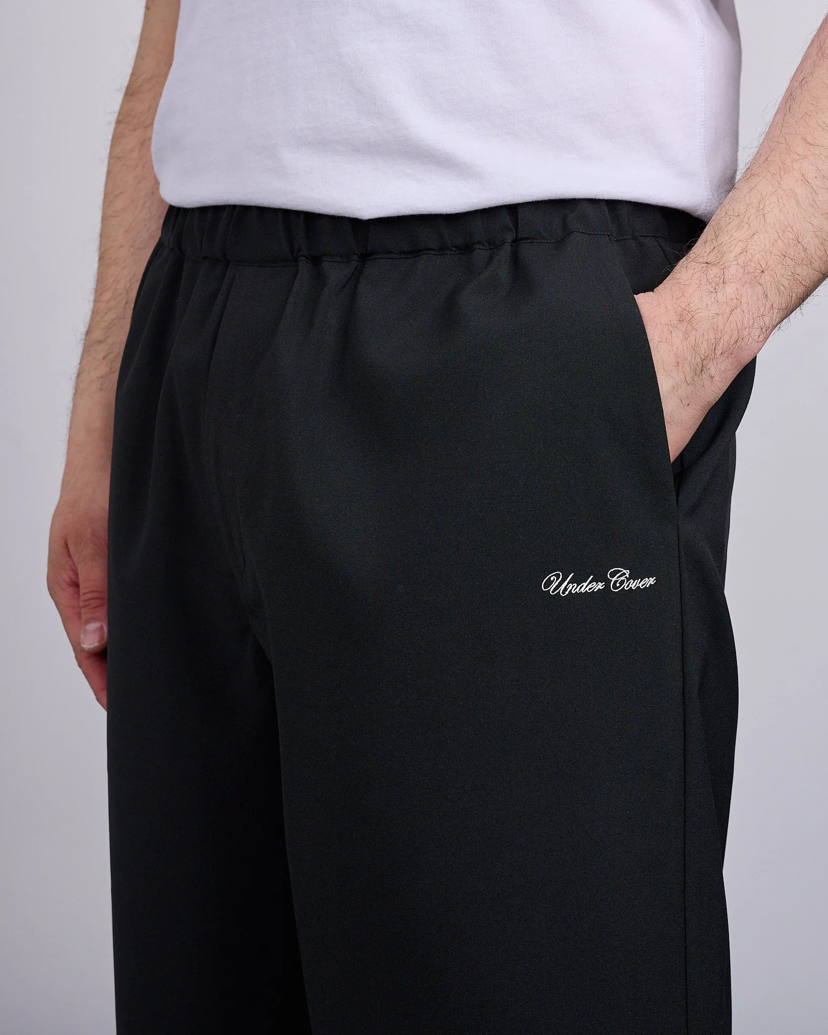 UNDERCOVER Script Logo Short Black