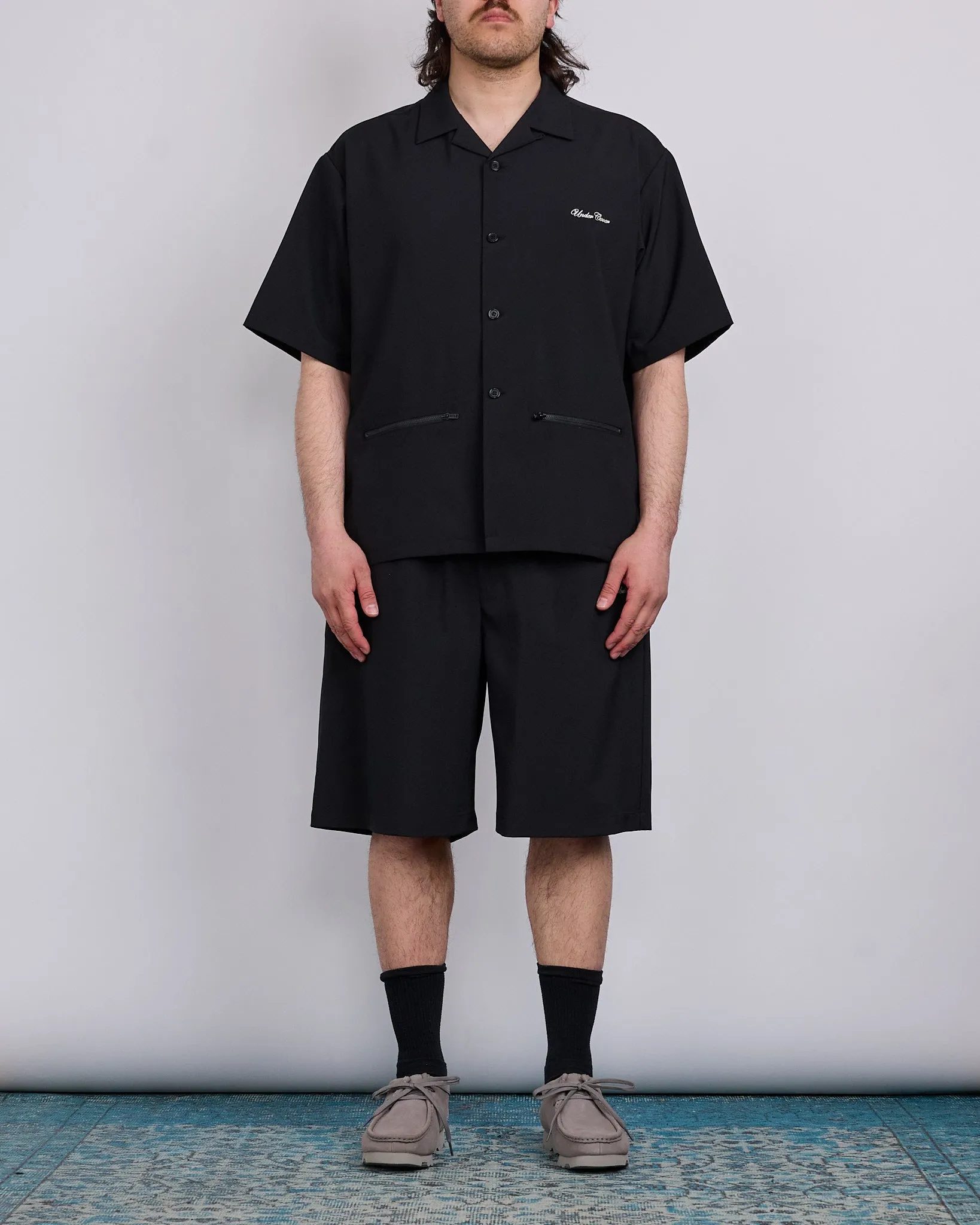 UNDERCOVER Script Logo Short Black