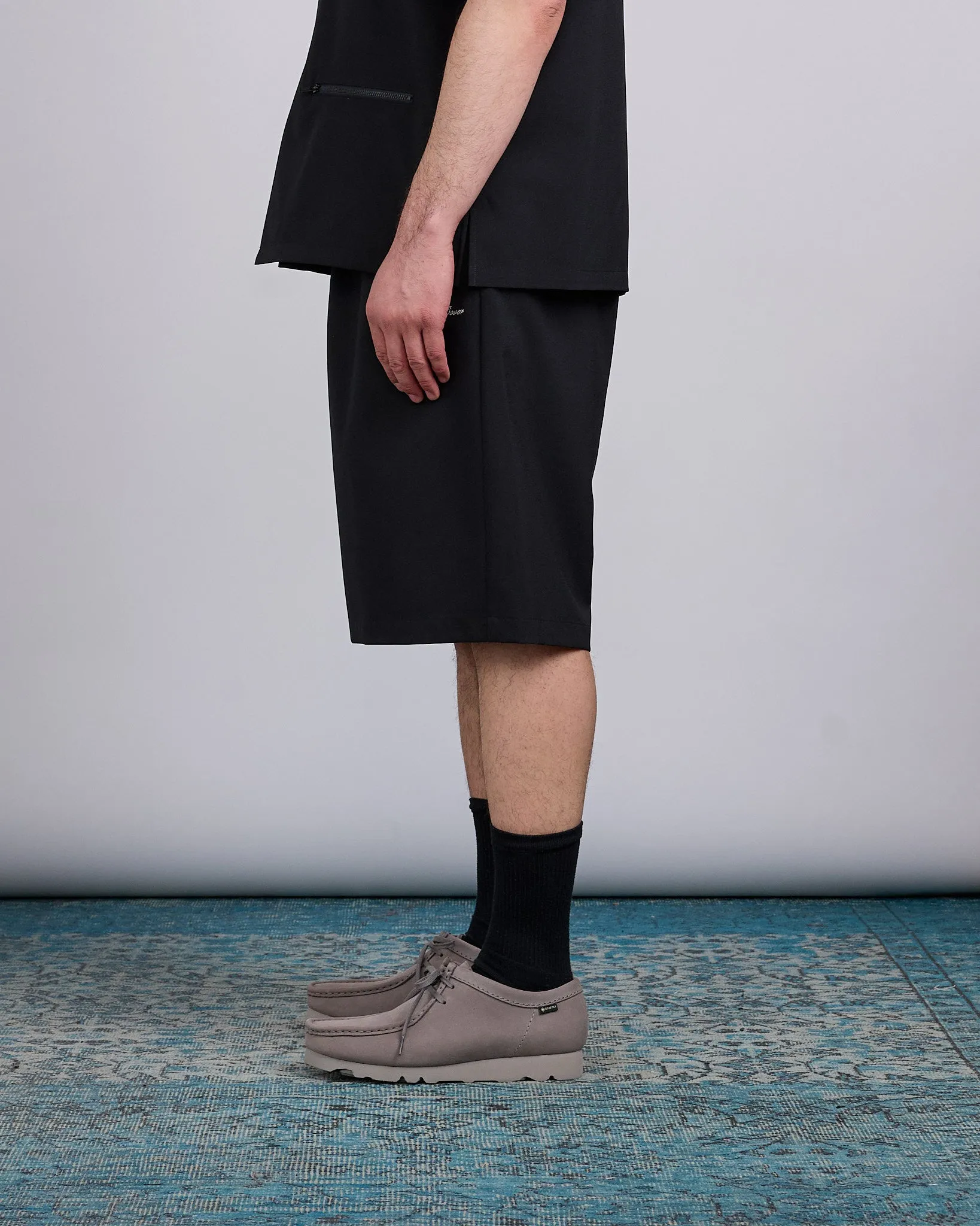 UNDERCOVER Script Logo Short Black