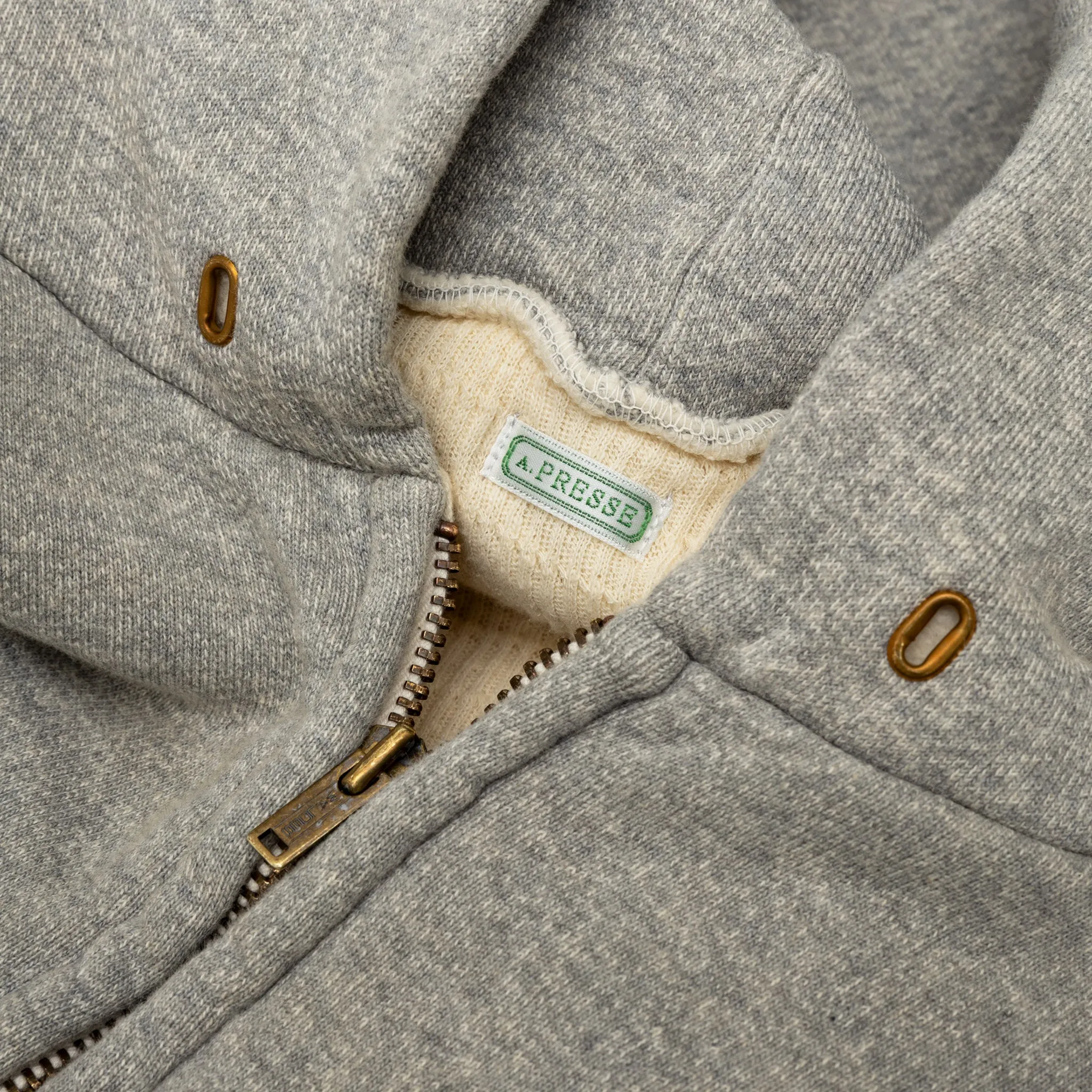VINTAGE ZIP HOODIE